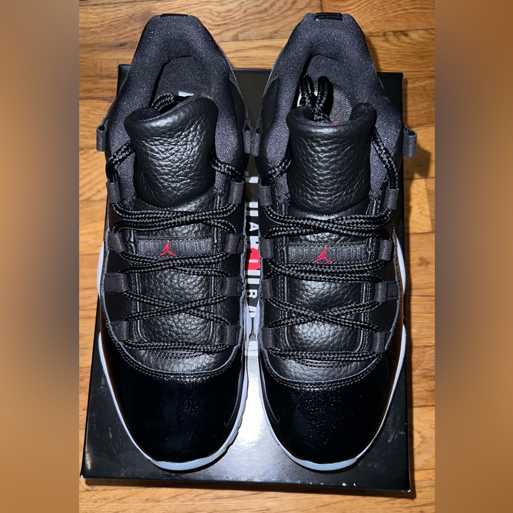 Jordan 11 Retro Low 72-10 Brand New!